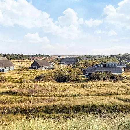 Seaside Escape With Swing Vrist